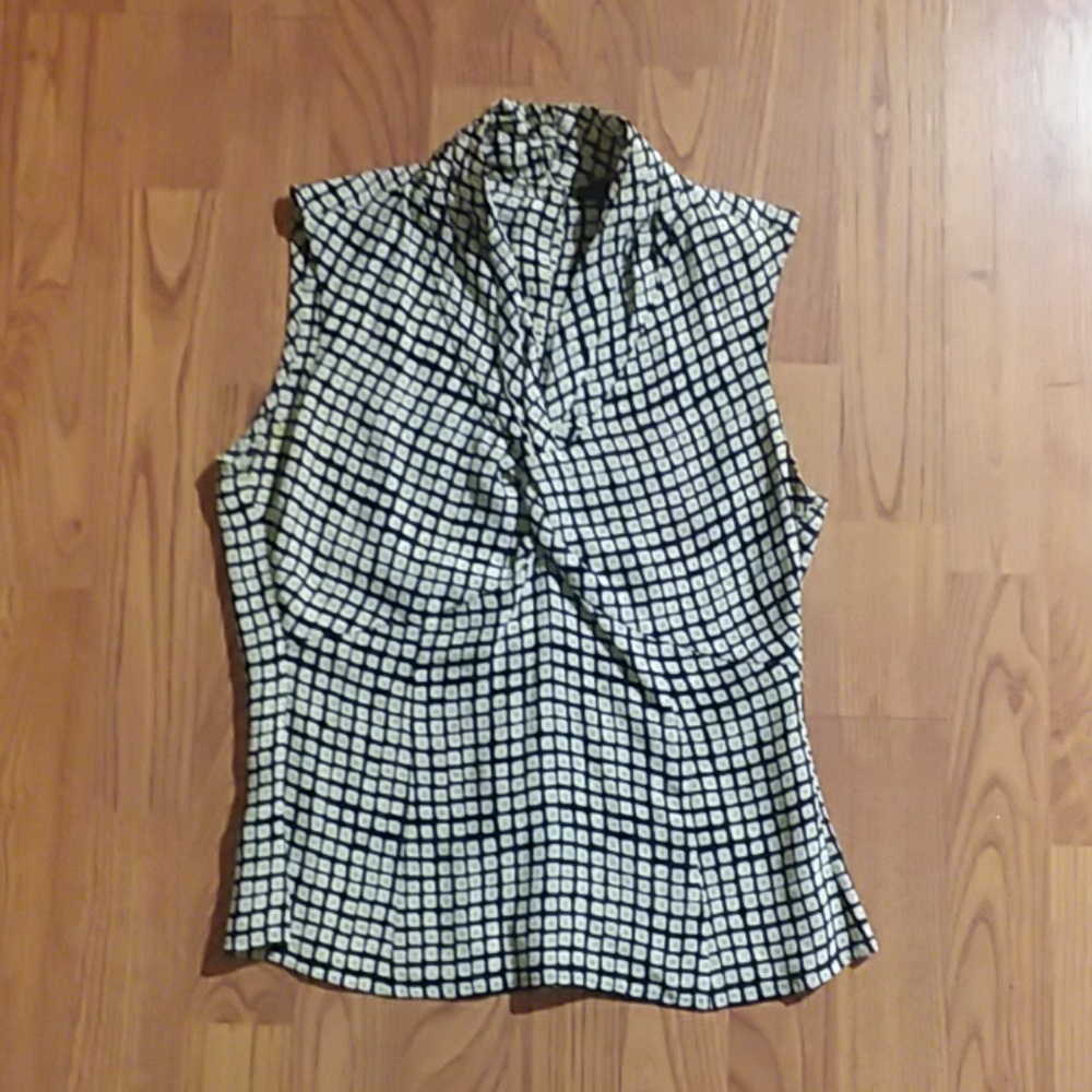 Patterned top